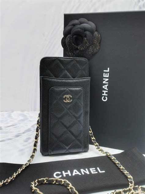 iphone 4 hoesjes chanel|Chanel iPhone 11 case.